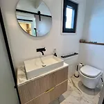 Houseboat 