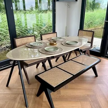 Úszó hotel Surla Houseboat 