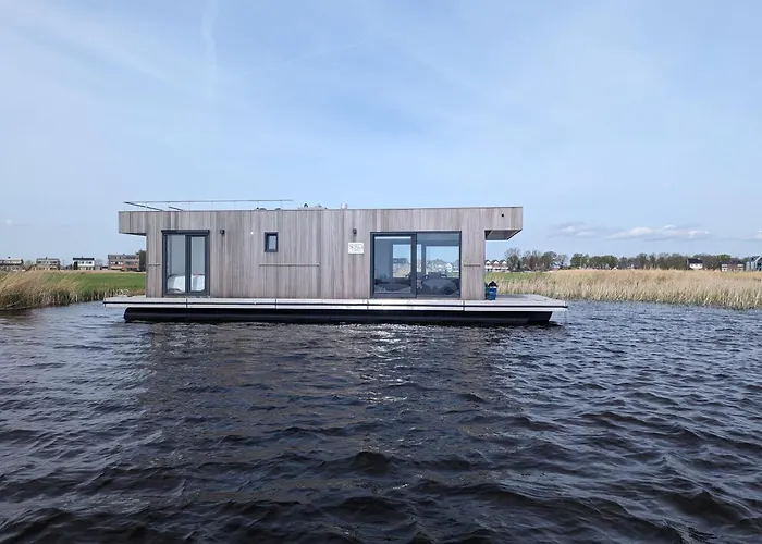 Surla Houseboat 