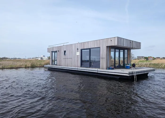 Surla Houseboat 